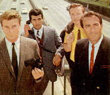 Leslie Nielsen und seine Crew